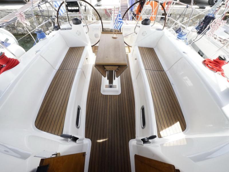 Book yachts online - sailboat - Bavaria 43 Cruiser - no name - rent