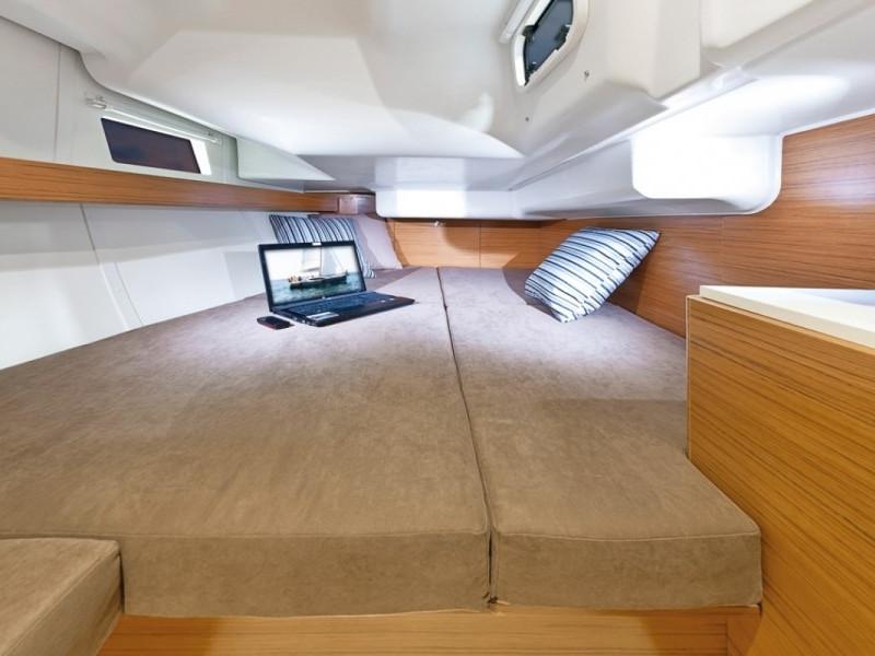 Book yachts online - sailboat - Elan 40 Impression - Antares - rent