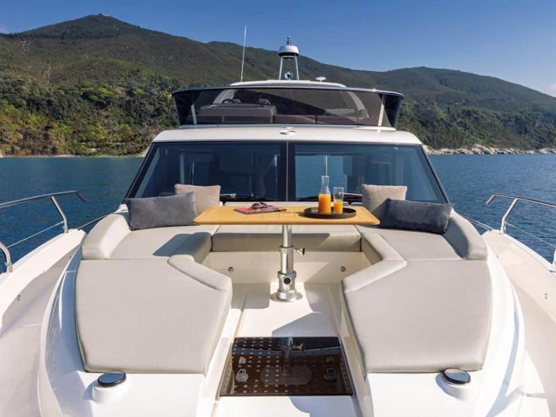 Book yachts online - motorboat - Absolute 47 Fly - Vardø - rent