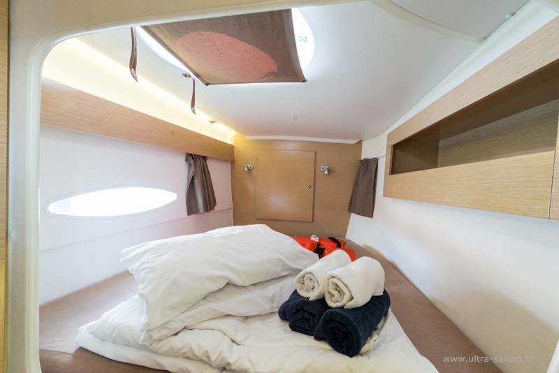 Book yachts online - catamaran - Lipari 41 - UNS INN - rent
