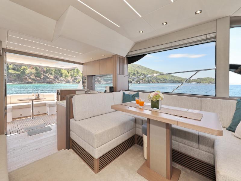 Book yachts online - motorboat - Manhattan 52 - CICO - rent