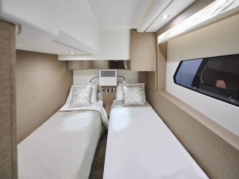 Book yachts online - motorboat - Prestige 460 - ADUDU 2 - rent