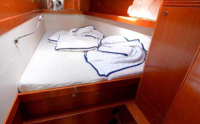 Book yachts online - sailboat - Oceanis 50 Family - LARA  - rent