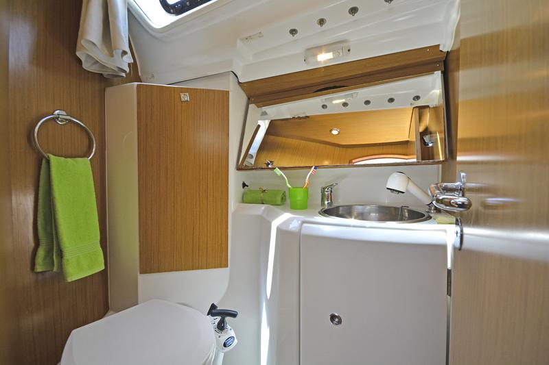 Book yachts online - sailboat - Sun Odyssey 36i - Rebecca - rent