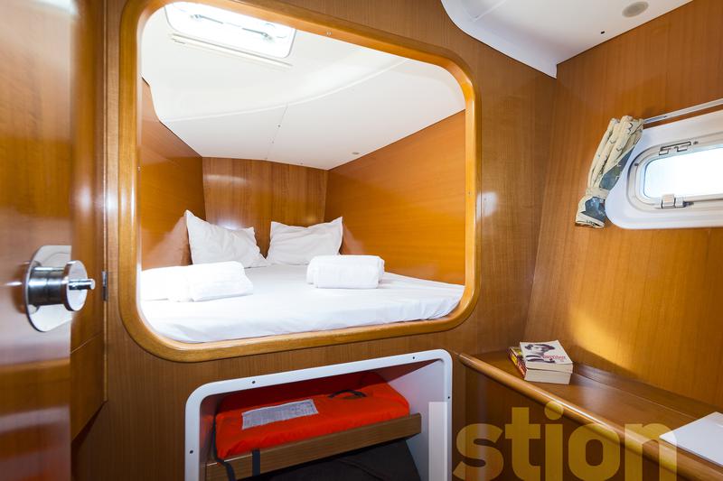 Book yachts online - catamaran - Lagoon 380 - Istion - rent