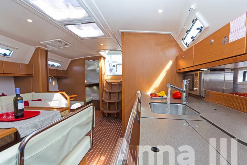 Book yachts online - sailboat - Bavaria Cruiser 40 - Anna III - rent
