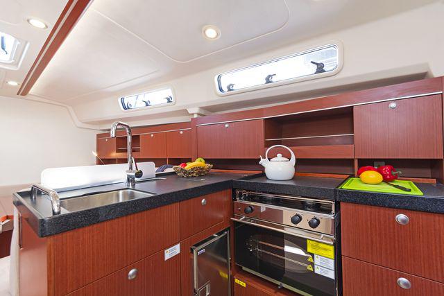 Book yachts online - sailboat - Hanse 385 - Serendip - rent