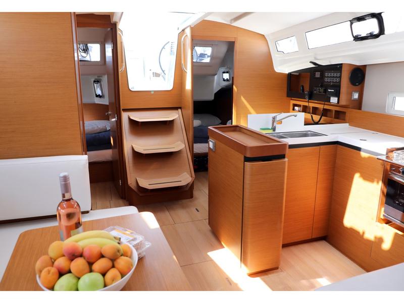 Book yachts online - sailboat - Sun Odyssey 410 - Gold Kiss - rent