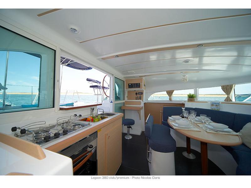 Book yachts online - catamaran - Lagoon 380 PREMIUM - Oscar III - rent