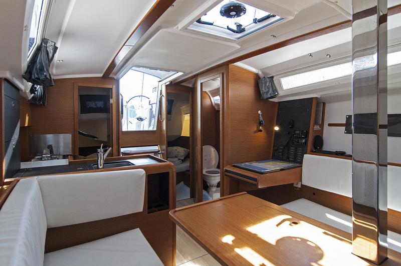 Book yachts online - sailboat - Sun Odyssey 349 - Adria Moon - rent