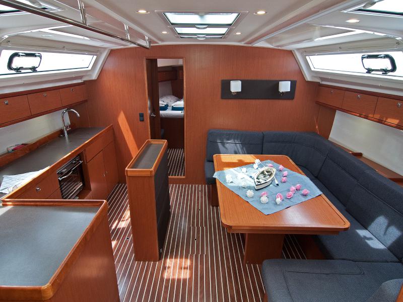 Book yachts online - sailboat - Bavaria Cruiser 46 - Diamond Kiss - rent