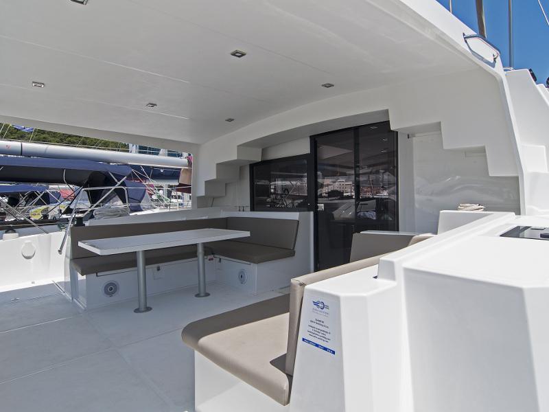 Book yachts online - catamaran - Bali 4.5 - Adria Nikita - rent