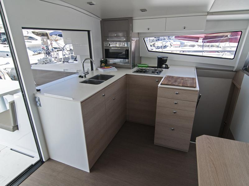 Book yachts online - catamaran - Bali 4.5 - Adria Nikita - rent