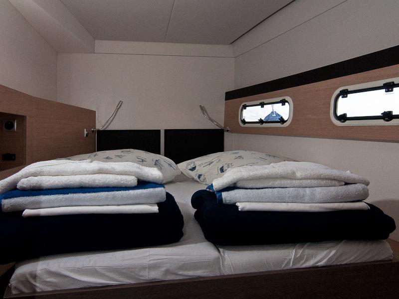 Book yachts online - catamaran - Bali 4.5 - Adria Chicha - rent