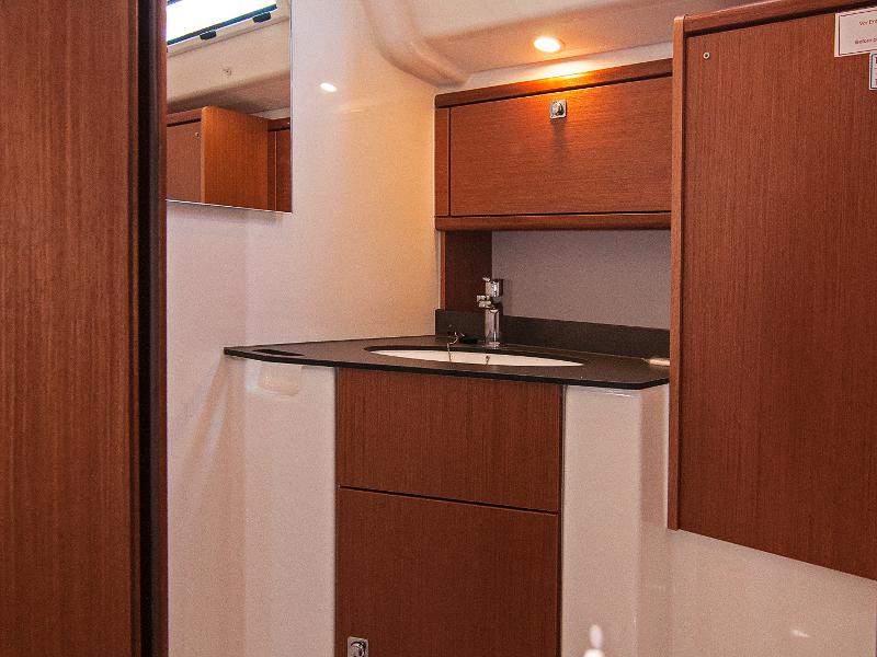 Book yachts online - sailboat - Bavaria Cruiser 51 - Adria Ivana - rent