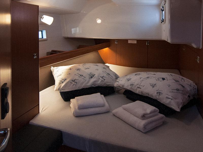 Book yachts online - sailboat - Bavaria Cruiser 46 - Adria Kristina - rent