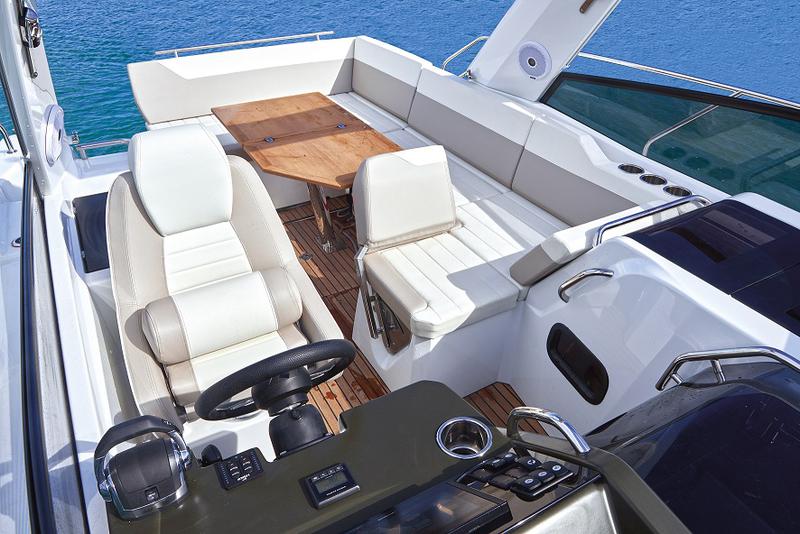 Book yachts online - motorboat - Jeanneau Leader 30 - Jeanneau Leader 30 (2018) - rent