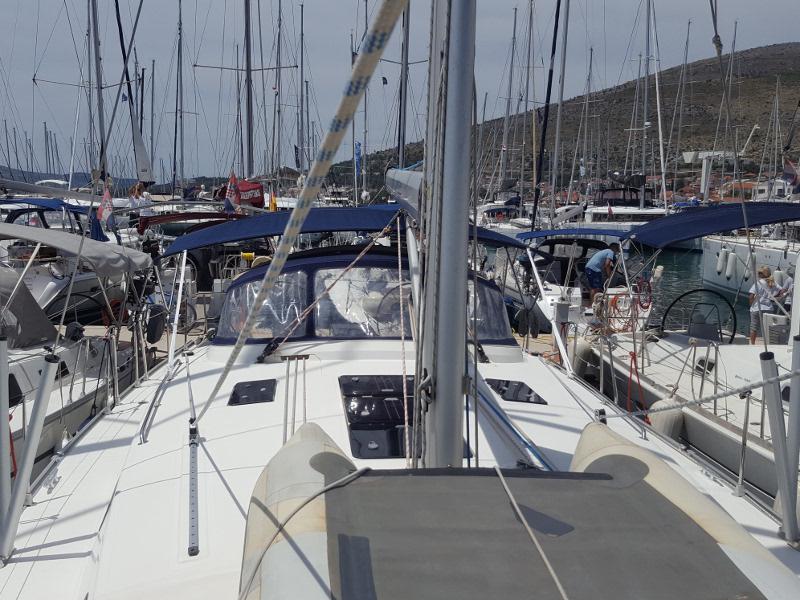 Book yachts online - sailboat - Bavaria 45 Cruiser - Libra I - rent