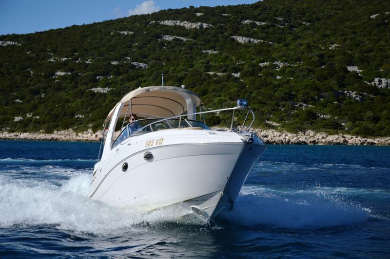 Book yachts online - motorboat - Four Winns 278 Vista White - 985 VD - WHITE - rent