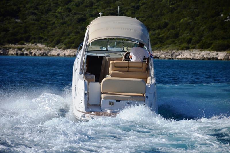 Book yachts online - motorboat - Four Winns 278 Vista White - 985 VD - WHITE - rent