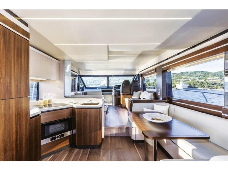 Book yachts online - motorboat - Absolute 58 - Elegant - rent