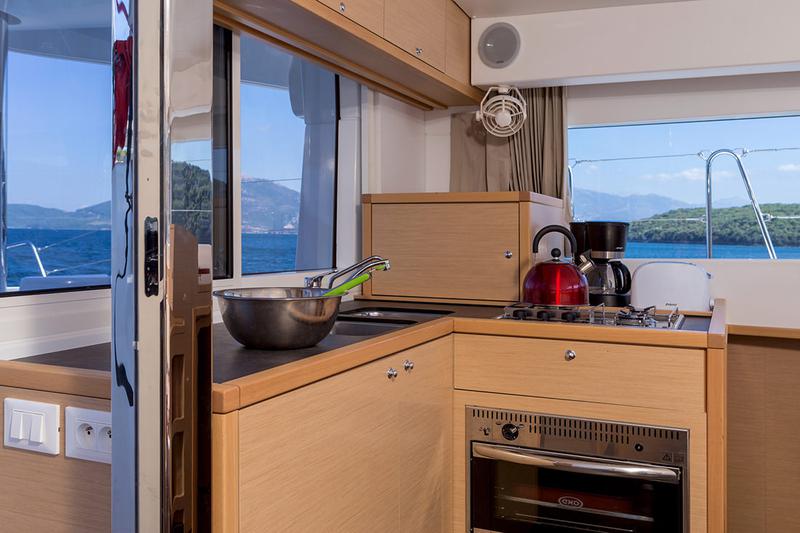 Book yachts online - catamaran - Lagoon 39 - Olympia - rent