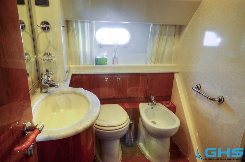 Book yachts online - motorboat - Ferretti 680 - Estella GENERALLY REFIT 2013 - rent