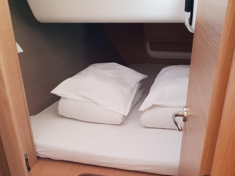 Book yachts online - sailboat - Dufour 350 GL - Dori - rent