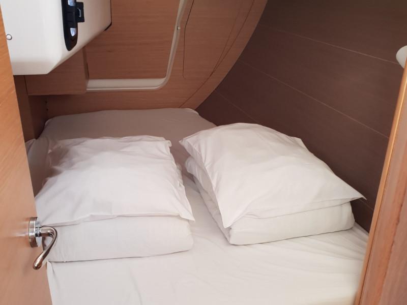 Book yachts online - sailboat - Dufour 350 GL - Dori - rent