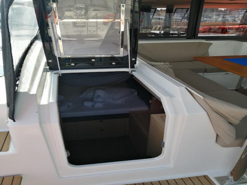 Book yachts online - catamaran - Saona 47 - Aquarius III - rent