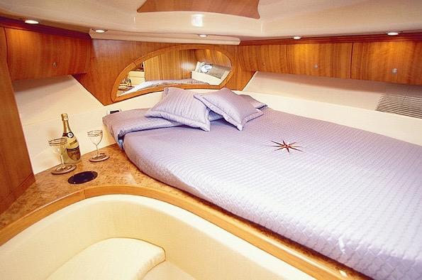 Book yachts online - motorboat - Salpa 38.5 - Safina Blu - rent
