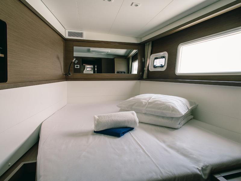 Book yachts online - catamaran - Lagoon 450 Sport - Hanna I. - rent