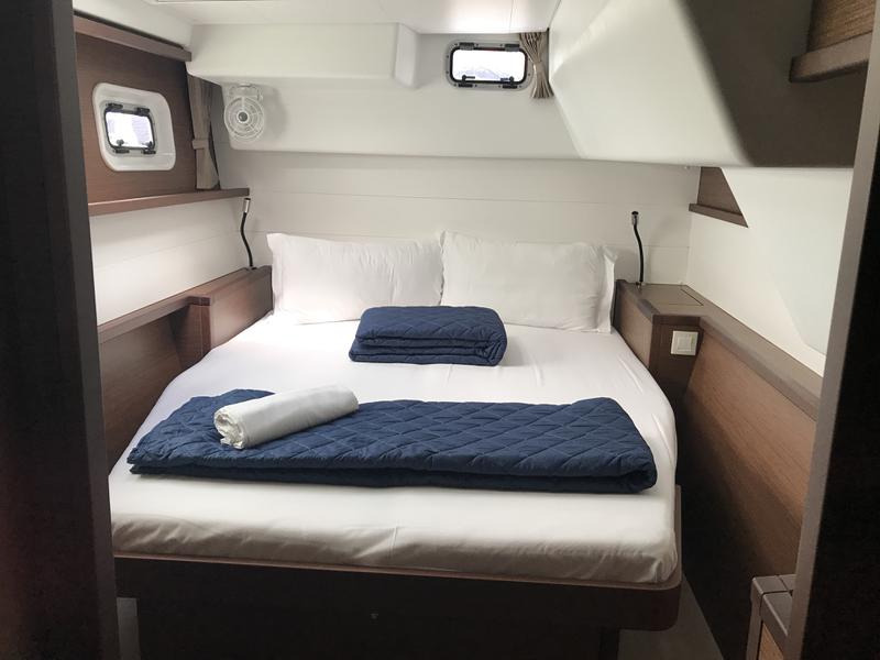 Book yachts online - catamaran - Lagoon 450F - Rigel Kentaurus (MAR) - rent