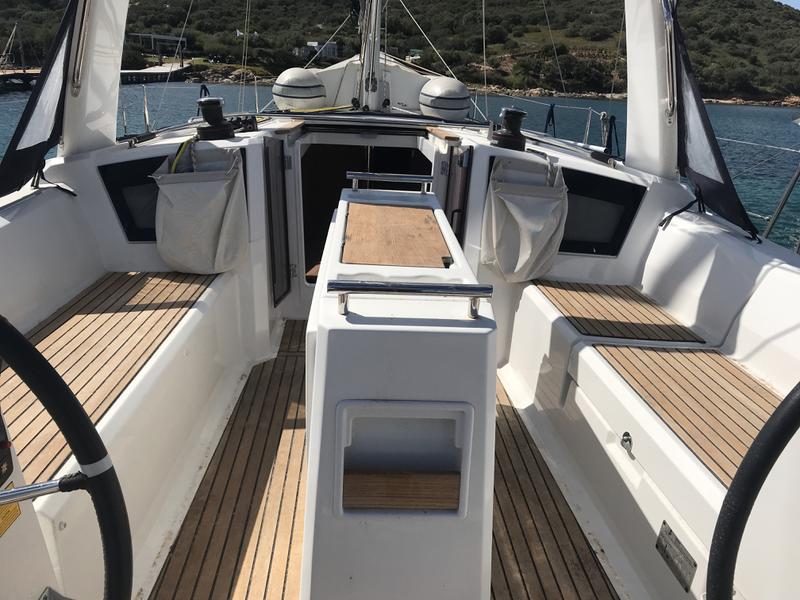 Book yachts online - sailboat - Oceanis 35.1 - Atlas - rent