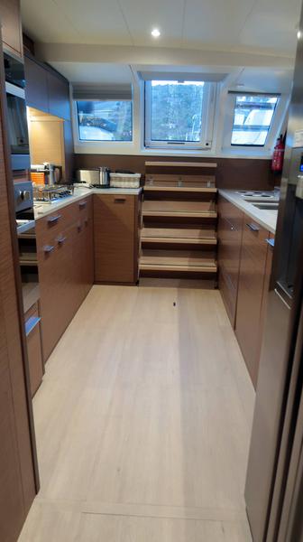 Book yachts online - catamaran - Lagoon 620 - Blue Eclipse - rent