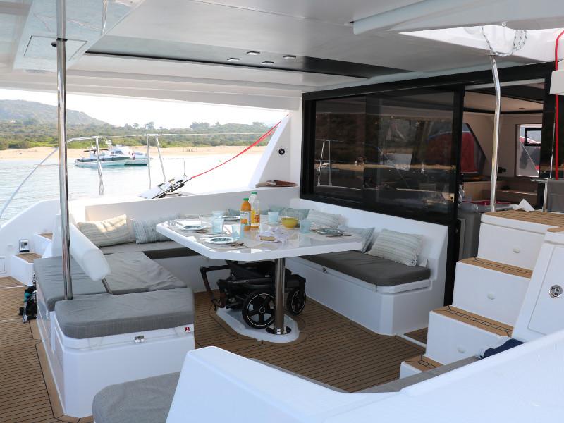 Book yachts online - catamaran - Leopard 45 - Leovic - rent