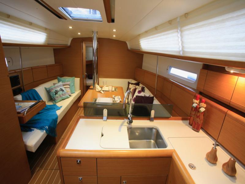 Book yachts online - sailboat - Sun Odyssey 379 - Catimbau - rent