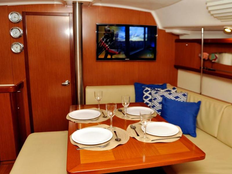 Book yachts online - sailboat - Oceanis 40 - Black Pearl - rent
