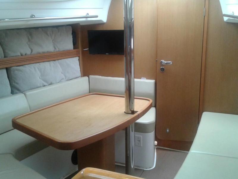 Book yachts online - sailboat - Wind 34 - Hagar - rent