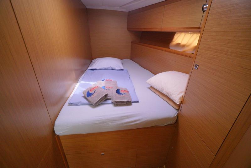 Book yachts online - sailboat - Jeanneau 53 - Sugar Baby - rent