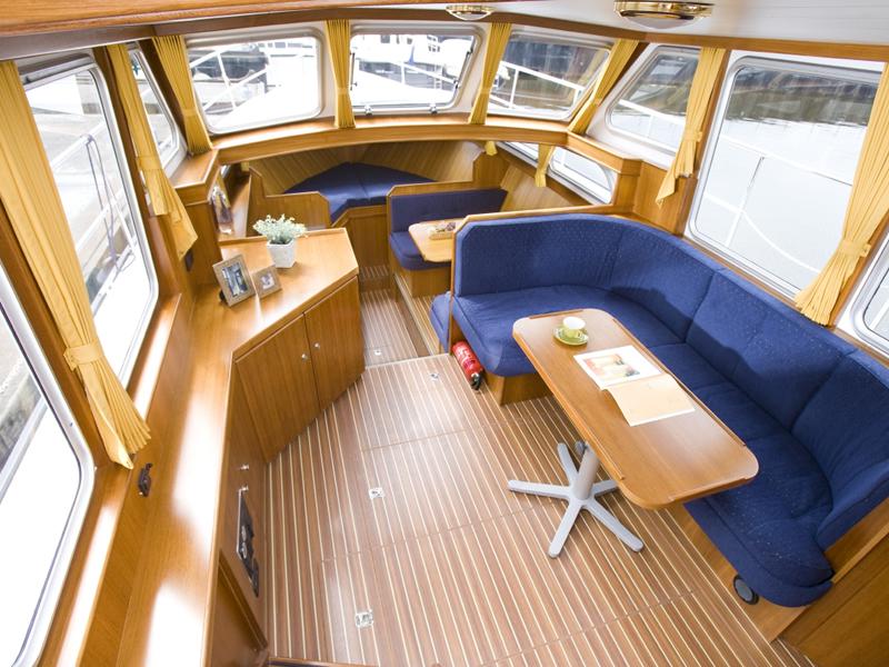 Book yachts online - motorboat - Pedro Skiron 35 - Yara - rent