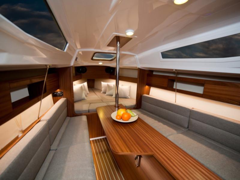 Book yachts online - sailboat - Maxus 26 Prestige 8/1 - TAURUS - rent