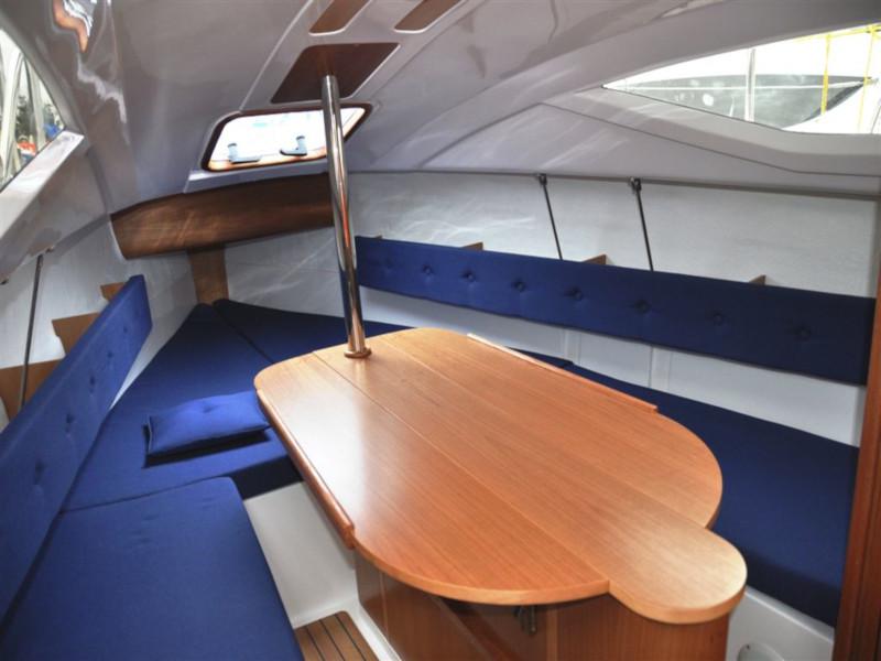 Book yachts online - sailboat - Maxus 22 Prestige - KEFISO - rent