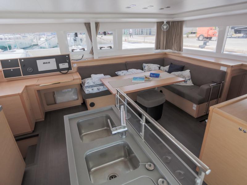 Book yachts online - catamaran - Lagoon 450 - Ariel - rent