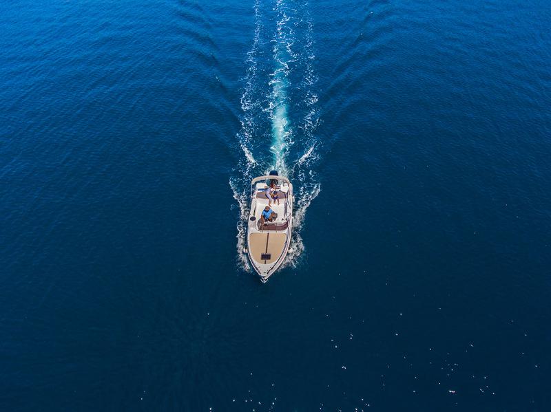 Book yachts online - motorboat - Bluline 23 Sundeck - MIRIAM - rent
