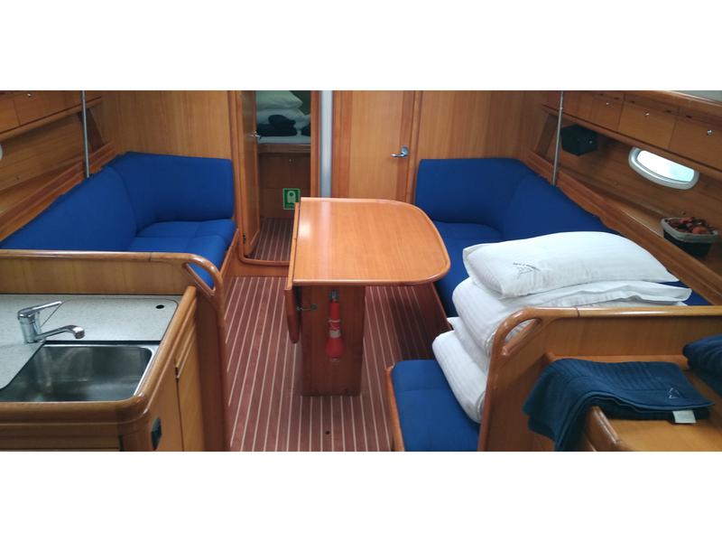 Book yachts online - sailboat - Bavaria 38 Cruiser - Andromeda - rent