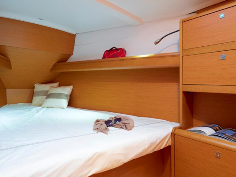 Book yachts online - sailboat - Sunsail 38/2 - Sunsail 38/2 (2015) - rent