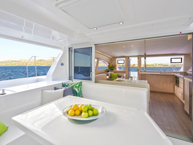 Book yachts online - catamaran - Sunsail 404 - Sunsail 404 (2018) - rent