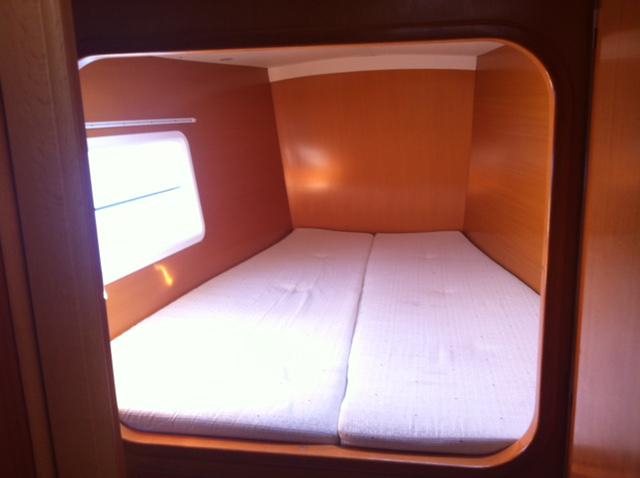 Book yachts online - catamaran - Lagoon 380 - Homo Delphinus - rent
