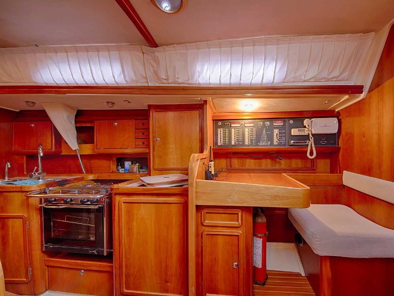 Book yachts online - sailboat - Comar Genesi 43 - Blue Mary - rent